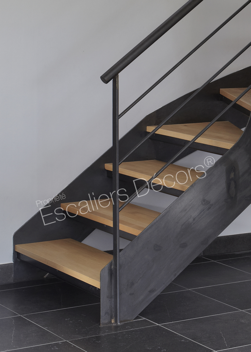 Photo DT103 - ESCA'DROIT® 2 Quartiers Tournants. Escalier métal et bois d'intérieur au design contemporain. Vue 5